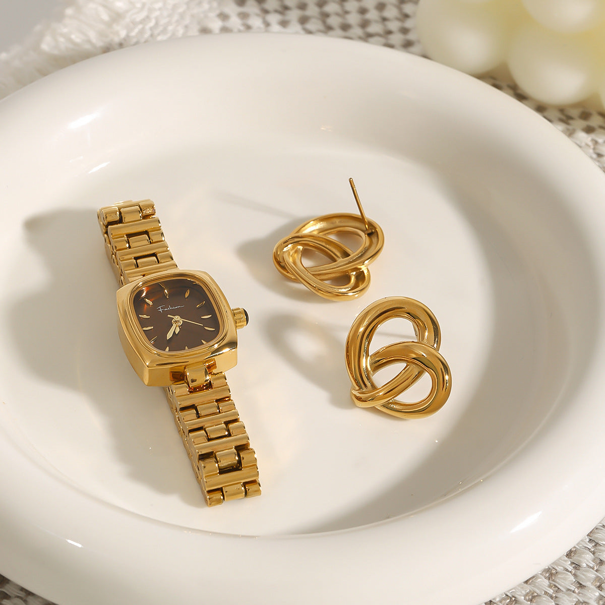 Golden Pretzel Stud Earrings