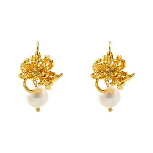 Chrysanthemum and Pearl