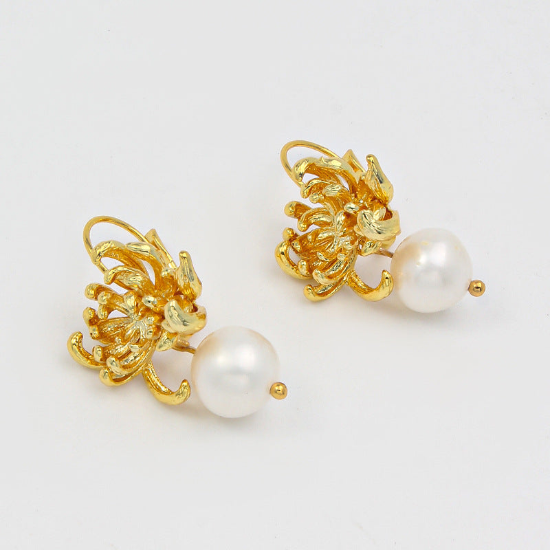 Chrysanthemum and Pearl