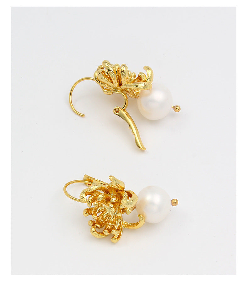 Chrysanthemum and Pearl