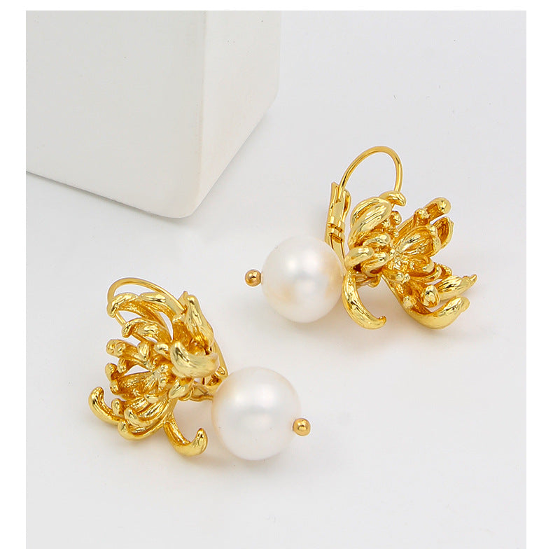 Chrysanthemum and Pearl